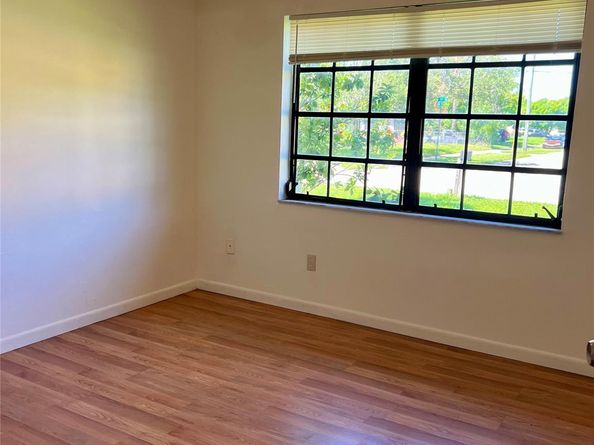 19131 NW 19th Ave, Miami Gardens FL 33056