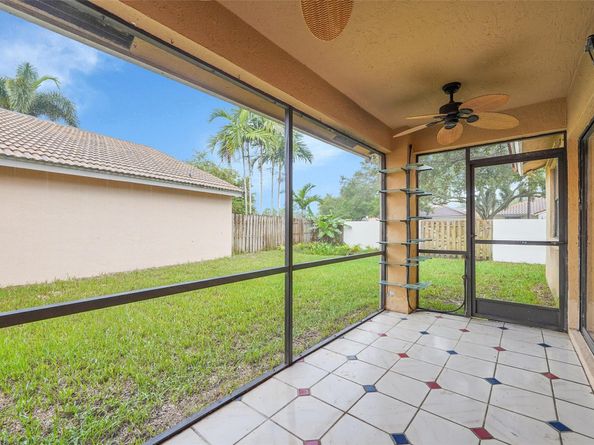 14980 Durham Ln, Davie FL 33331