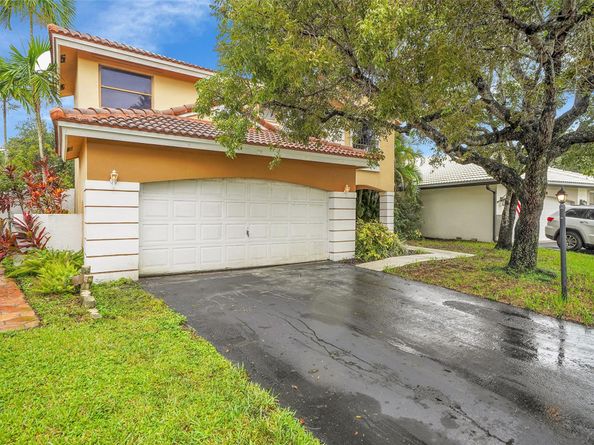 14980 Durham Ln, Davie FL 33331