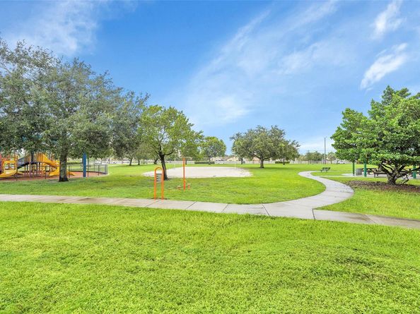 14980 Durham Ln, Davie FL 33331