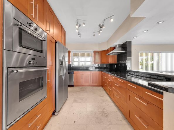 2940 NE 19th St, Pompano Beach FL 33062