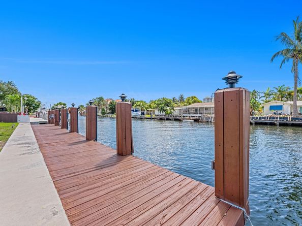 2940 NE 19th St, Pompano Beach FL 33062