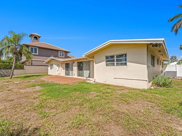 2940 NE 19th St, Pompano Beach FL 33062