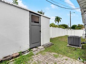 1015 NE 18TH St, Fort Lauderdale FL 33305