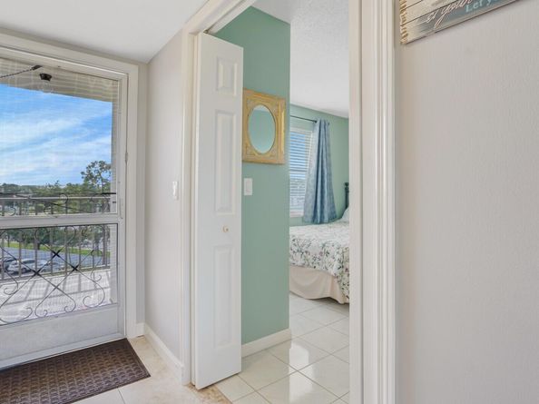 3959 Via Poinciana 503, Lake Worth FL 33467