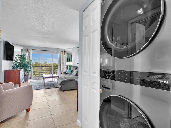 3959 Via Poinciana 503, Lake Worth FL 33467