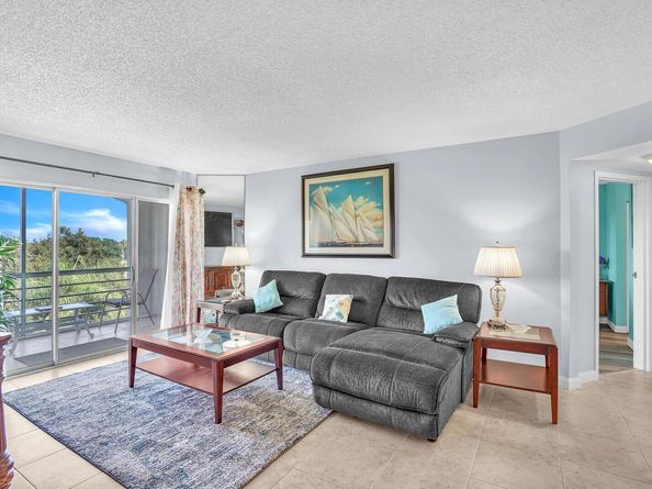 3959 Via Poinciana 503, Lake Worth FL 33467