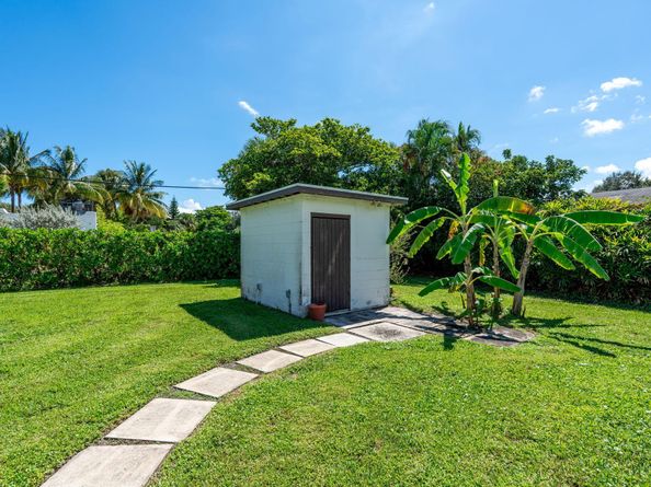 330 Center Street, Jupiter FL 33458