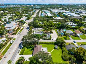 330 Center Street, Jupiter FL 33458