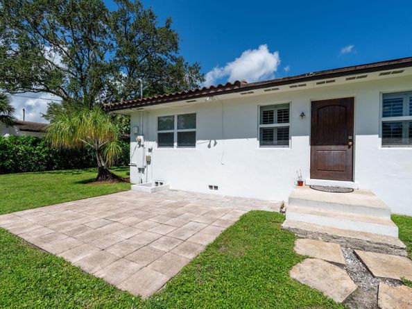 330 Center Street, Jupiter FL 33458