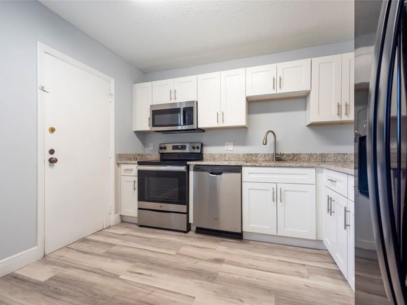 6061 N Falls Circle Dr 102, Lauderhill FL 33319