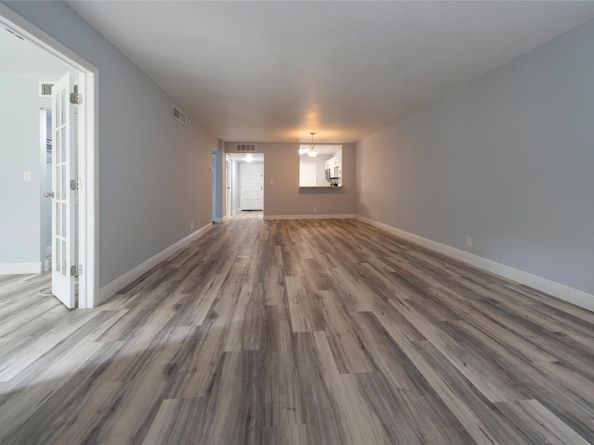 6061 N Falls Circle Dr 102, Lauderhill FL 33319