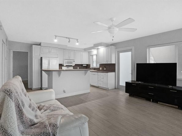 1000 SE 4th St 127, Fort Lauderdale FL 33301