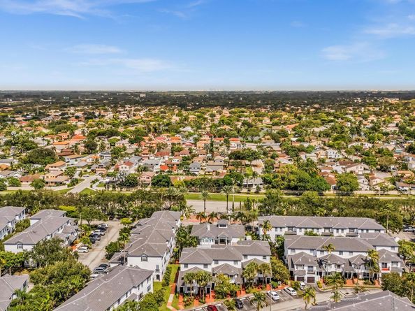 725 SW 148th Avenue 507, Sunrise FL 33325