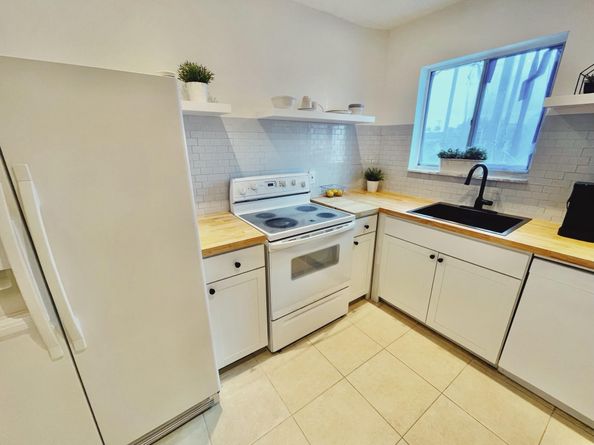 1410 S Federal Highway 205, Lake Worth Beach FL 33460