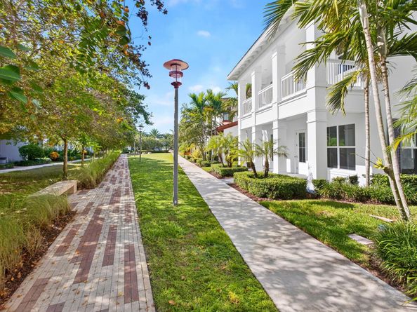 7053 Edison Place, Palm Beach Gardens FL 33418