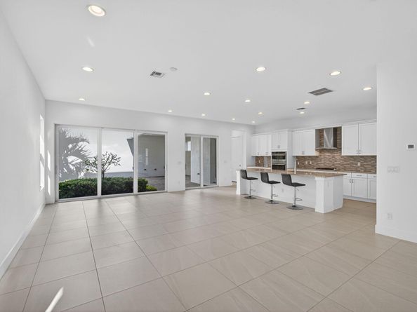 7053 Edison Place, Palm Beach Gardens FL 33418