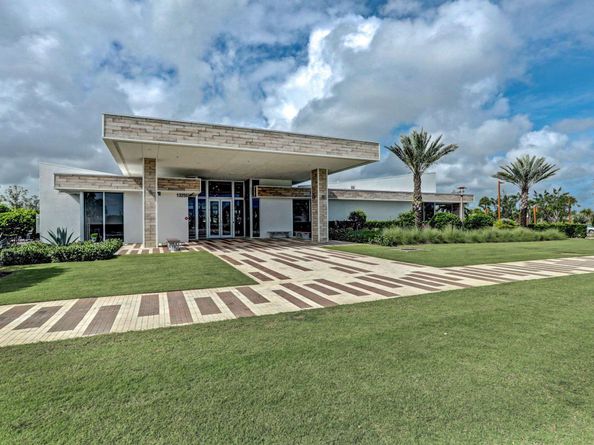 7053 Edison Place, Palm Beach Gardens FL 33418