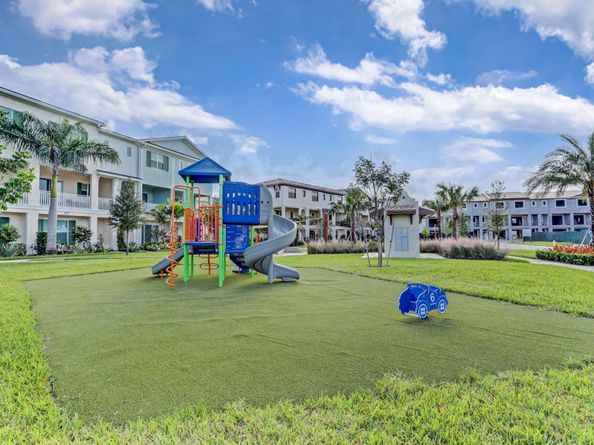 7053 Edison Place, Palm Beach Gardens FL 33418