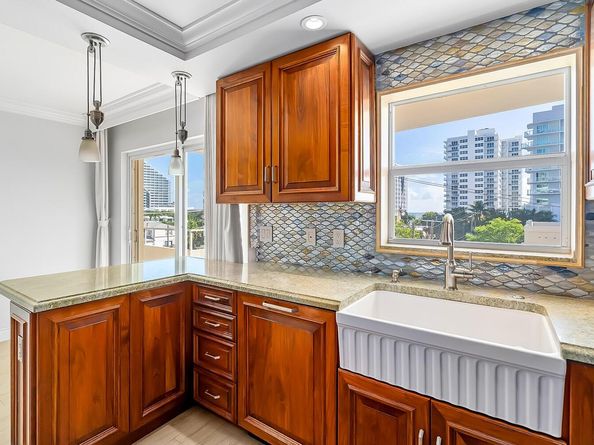 215 N Birch Road 5b, Fort Lauderdale FL 33304