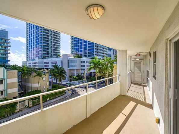 215 N Birch Road 5b, Fort Lauderdale FL 33304