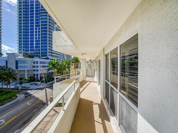 215 N Birch Road 5b, Fort Lauderdale FL 33304