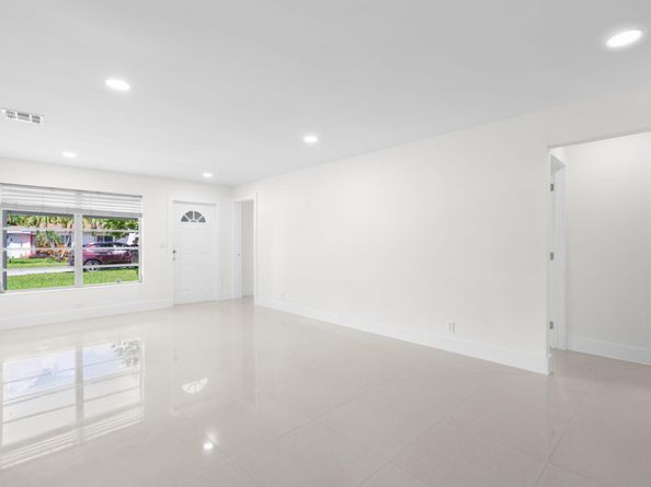 3262 Pierce St, Hollywood FL 33021