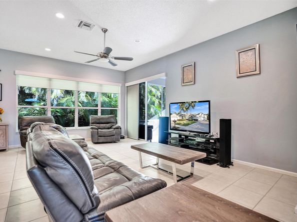 7992 Rockford Rd, Boynton Beach FL 33472