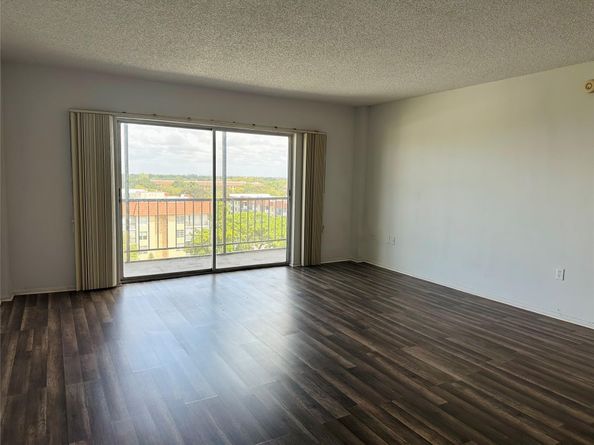 4174 Inverrary Drive 805, Lauderhill FL 33319