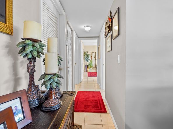 1013 Green Pine Boulevard D1, West Palm Beach FL 33409