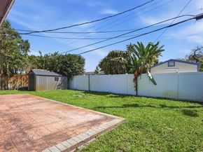 4630 NE 3rd Terrace, Oakland Park FL 33334