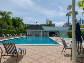 916 NE 27th Ave 916, Hallandale Beach FL 33009