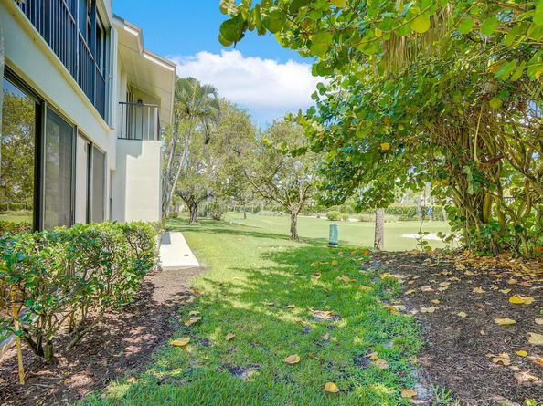 102 Clubhouse Circle, Jupiter FL 33477