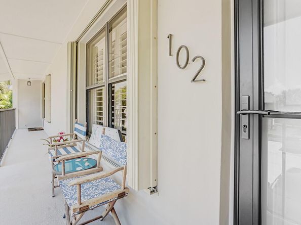 102 Clubhouse Circle, Jupiter FL 33477