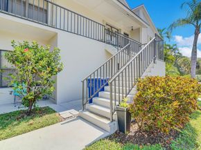 102 Clubhouse Circle, Jupiter FL 33477