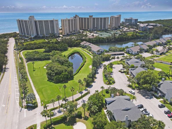 102 Clubhouse Circle, Jupiter FL 33477