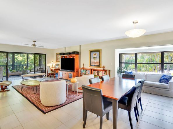 102 Clubhouse Circle, Jupiter FL 33477