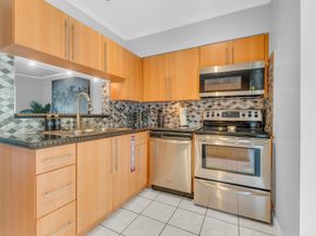 37 SW 11th St, Dania Beach FL 33004