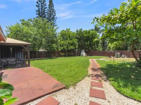 37 SW 11th St, Dania Beach FL 33004