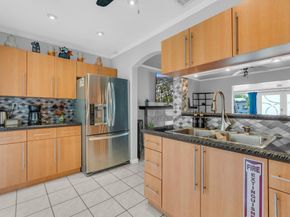 37 SW 11th St, Dania Beach FL 33004