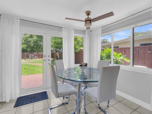 37 SW 11th St, Dania Beach FL 33004