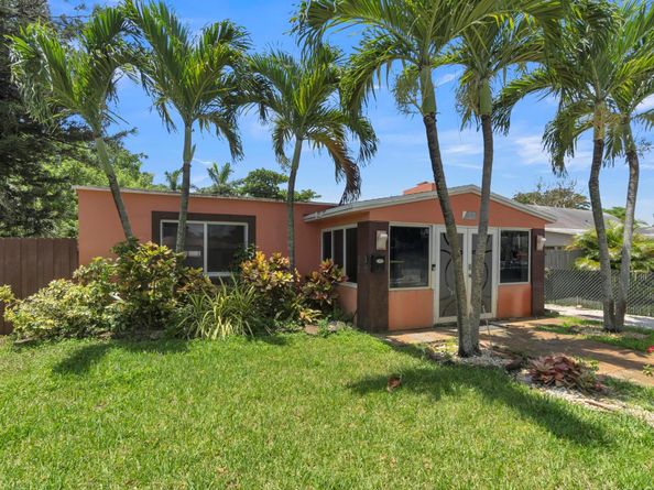 37 SW 11th St, Dania Beach FL 33004