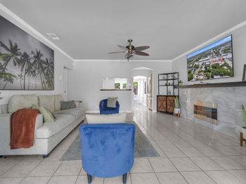 37 SW 11th St