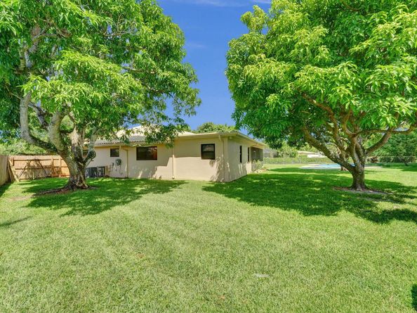 640 SW 62nd Ave, Plantation FL 33317