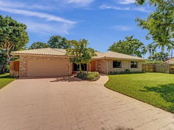 640 SW 62nd Ave