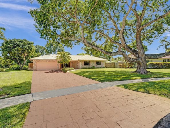 640 SW 62nd Ave, Plantation FL 33317
