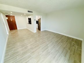 5050 NW 7th St PH16, Miami FL 33126