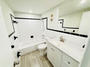 5050 NW 7th St PH16, Miami FL 33126