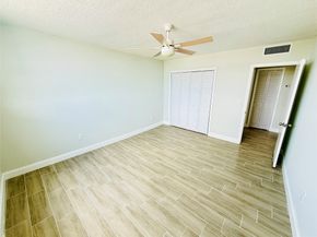 5050 NW 7th St PH16, Miami FL 33126