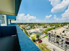 5050 NW 7th St PH16, Miami FL 33126